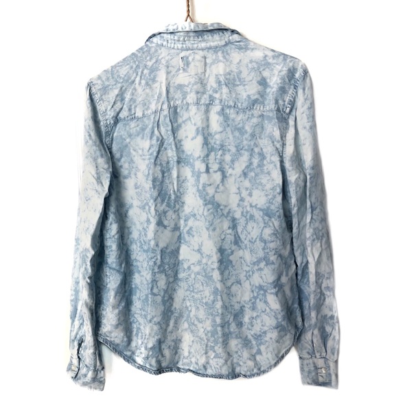 AEO Bleached Chambray Denim Button Up Shirt - Picture 2 of 7